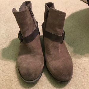 Vince Camuto booties size 8